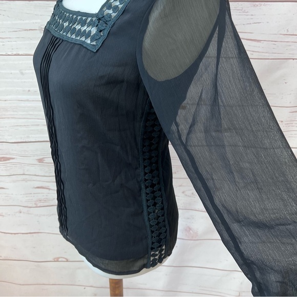 Badgley Mischka American Glamour Crochet Lace Sheer Sleeve Blouse - Picture 5 of 8